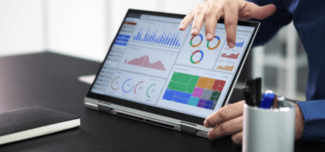 SaaS Dashboards – role-based portals and analytics